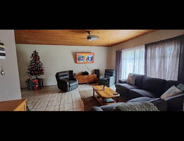 3 BEDROOM HOUSE FOR SALE IN VANDERBIJLPARK SE 4